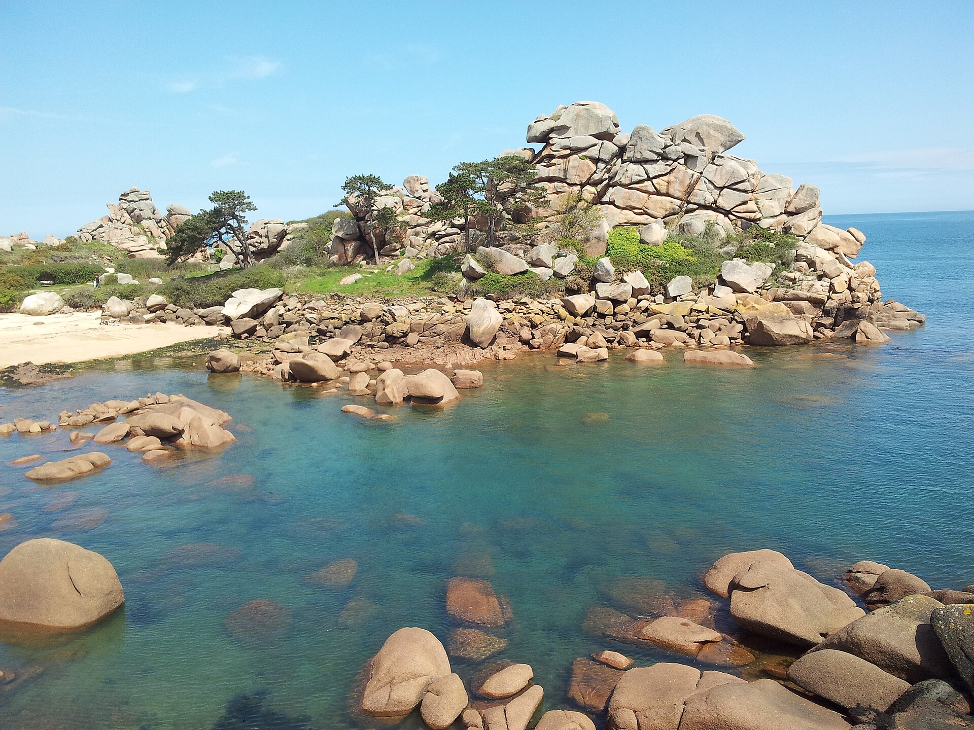 Côte de granit rose, rochers et mer, Bretagne nord